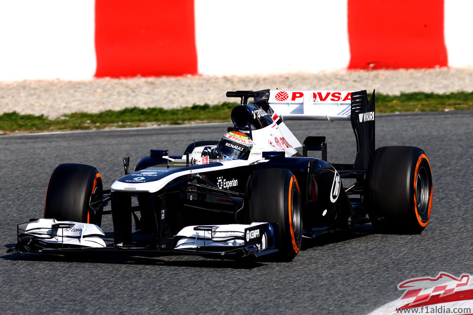 Pastor Maldonado con neumáticos duros en su Williams FW35