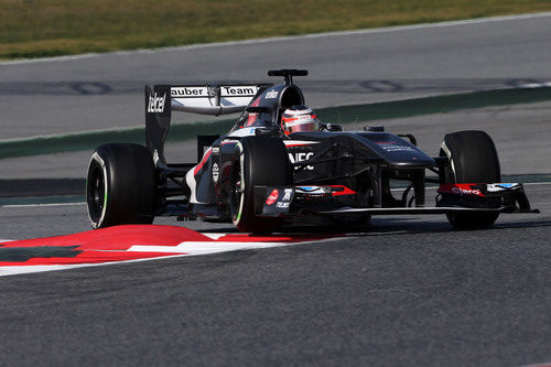 Nico Hülkenberg ataca la chicane del Circuit de Catalunya