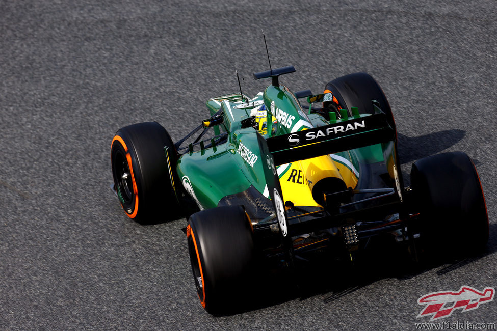 El Caterham CT03 sobre el asfalto de Montmeló