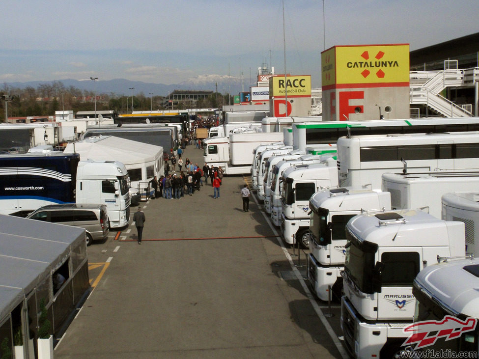 Parte trasera del paddock de Montmeló