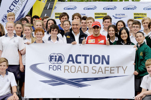 Felipe Massa, presente en un acto por la seguridad vial