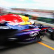 Sebastian Vettel sale a pista en Albert Park