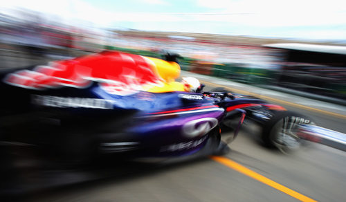 Sebastian Vettel sale a pista en Albert Park
