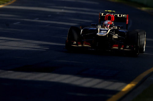 Romain Grosjean aborda una recta en Melbourne