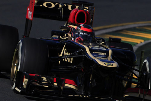 Kimi Räikkönen pilota el E21 en Melbourne