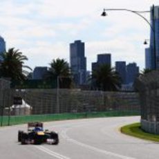 Daniel Ricciardo rueda una vuelta más en Albert Park