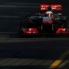 Jenson Button se quejó del ritmo del MP4-28 en los primeros libres de Australia