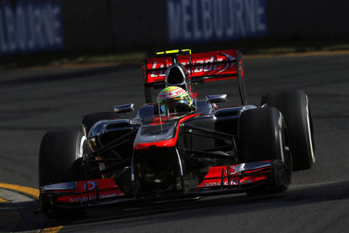 Sergio Pérez no tuvo buen ritmo en los Libres 1 y 2 del GP de Australia 2013