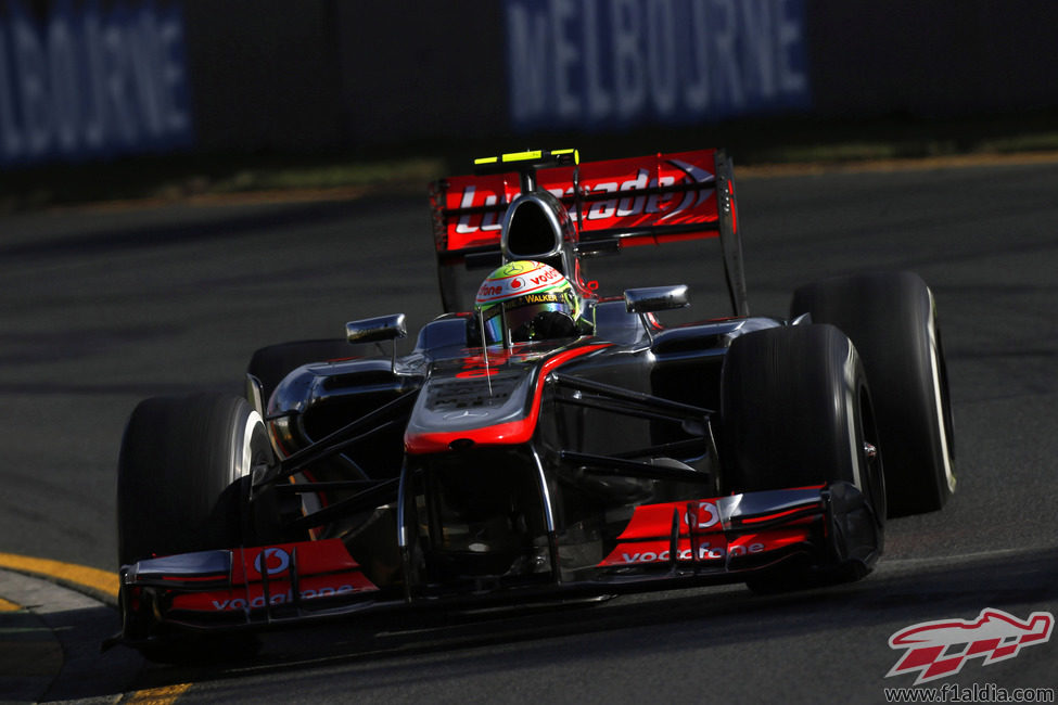 Sergio Pérez no tuvo buen ritmo en los Libres 1 y 2 del GP de Australia 2013