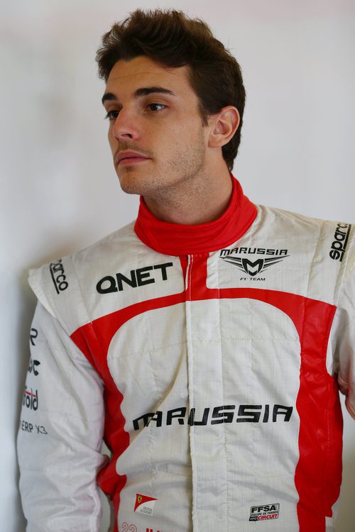 Jules Bianchi en el garaje de Marussia