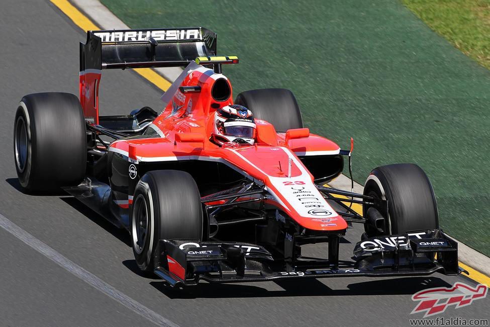Max Chilton rueda con el MR02 en los Libres 1 del GP de Australia 2013