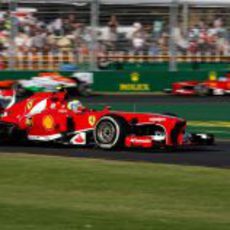 Los dos Ferrari rodando en pista