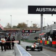 Paul di Resta vuelve a su box en los últimos libres