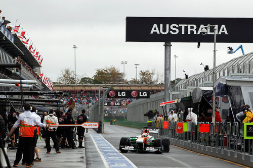 Paul di Resta vuelve a su box en los últimos libres