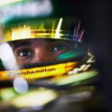 Primer plano de Lewis Hamilton