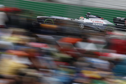 Pastor Maldonado con el FW35 en Australia