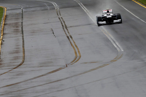 Pastor Maldonado rodando en la parte ancha