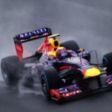 Mark Webber con neumáticos de lluvia extrema