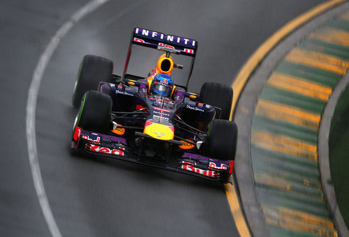 Sebastian Vettel en la primera curva