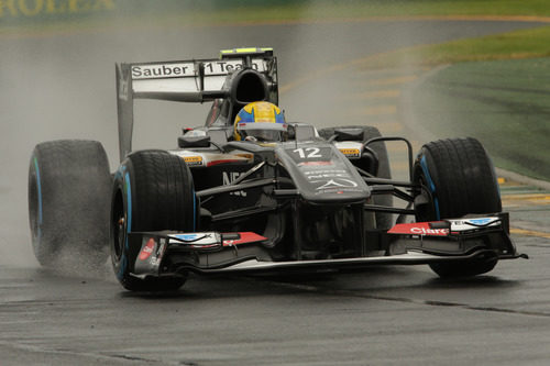 Esteban Gutiérrez rueda bajo la lluvia de Melbourne