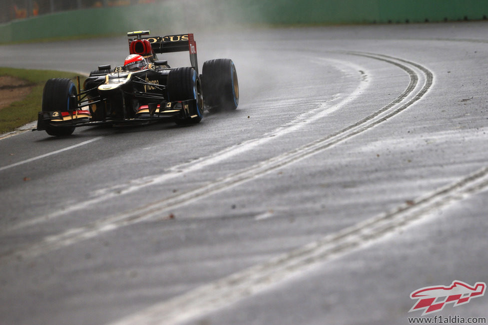 Romain Grosjean con el Lotus E21