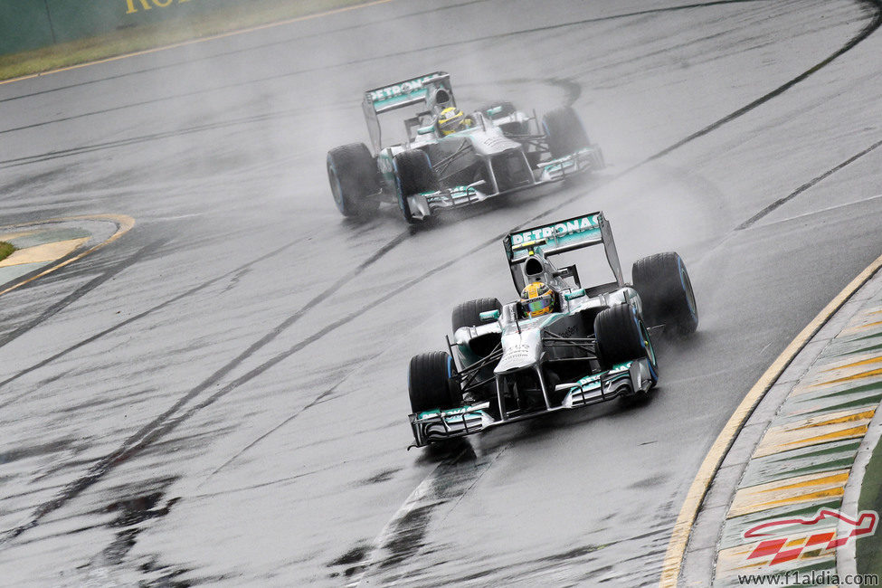 Lewis Hamilton y Nico Rosberg en la Q1 de Australia