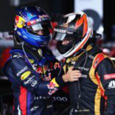 Sebastian Vettel felicita a Kimi Räikkönen