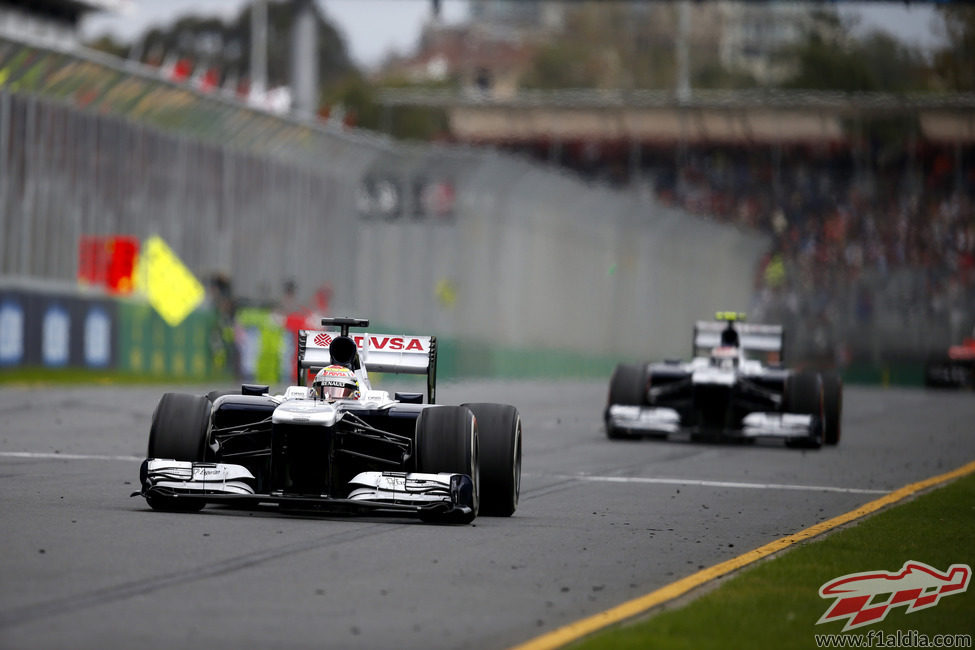 Pastor Maldonado y Valtteri Bottas rodando juntos