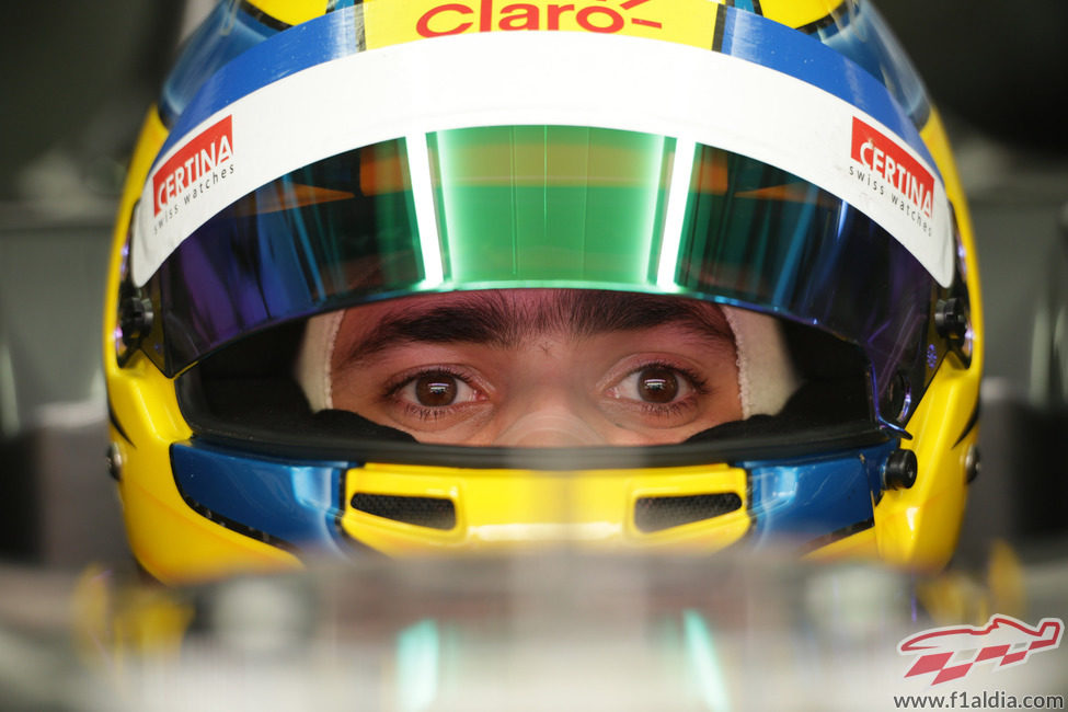 Primer plano del casco de Esteban Gutiérrez para el GP de Malasia 2013