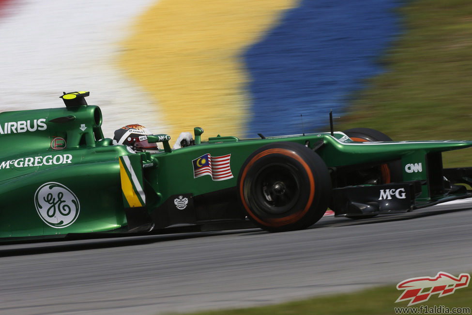 Giedo van der Garde maneja su CT03 con los compuestos medios