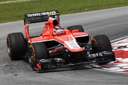 Max Chilton ataca cada piano del circuito de Sepang