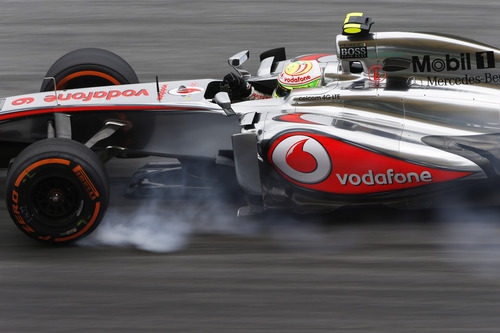 Sergio Pérez se pasa de frenada en Sepang