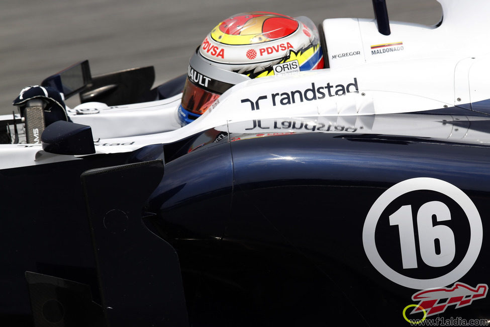 Pastor Maldonado se muestra decepcionado con el FW35