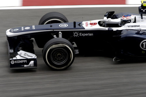 Valtteri Bottas rueda con el compuesto medio en Sepang