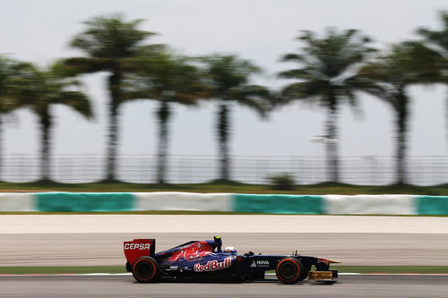 Daniel Ricciardo afronta los Libres 3 en Malasia