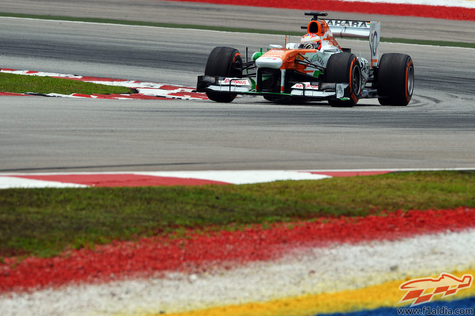 Paul di Resta cayó en la Q2 en Malasia