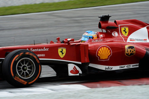 Fernando Alonso rueda en los Libres 3 del GP de Malasia 2013