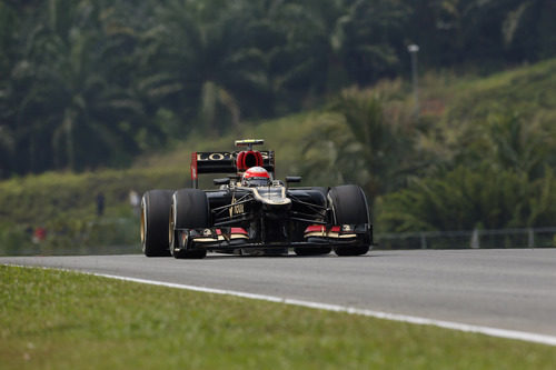 Romain Grosjean en busca de la velocidad en Sepang