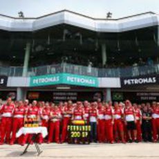 Foto de equipo de Ferrari en Sepang