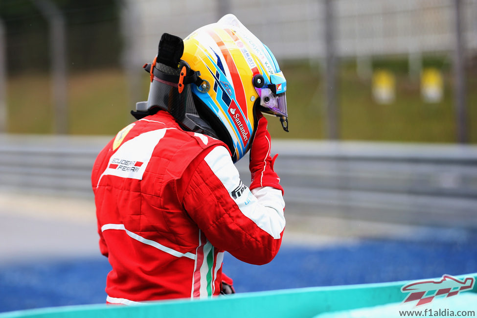 Fernando Alonso, al borde del llanto, en Sepang