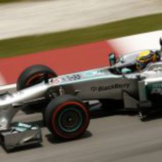 Lewis Hamilton rueda con los duros en los Libres 3 de Malasia