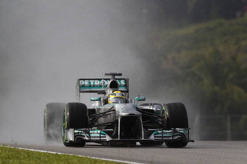 Nico Rosberg en la lluvia de la Q3 de Malasia