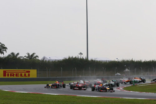 Primeras curvas del Gran Premio de Malasia 2013