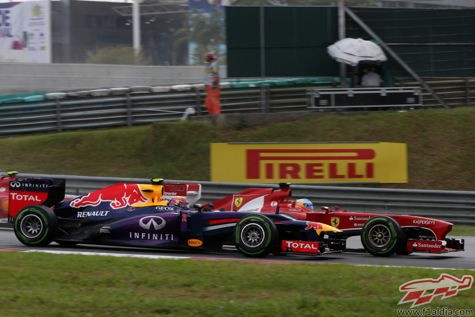 Mark Webber y Fernando Alonso en paralelo