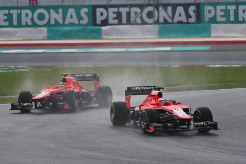 Los dos Marussia rodando en mojado
