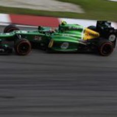 Giedo van der Garde rodando en Sepang