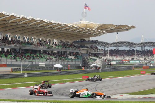 Adrian Sutil rodando en grupo