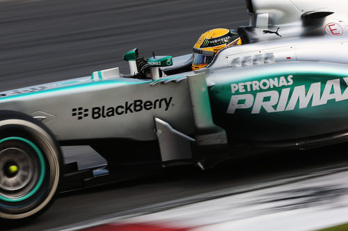 Lewis Hamilton, camino al podio de Sepang
