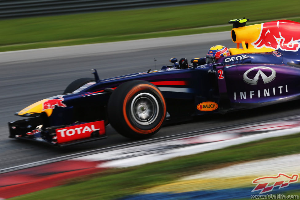 Mark Webber liderando el Gran Premio de Malasia