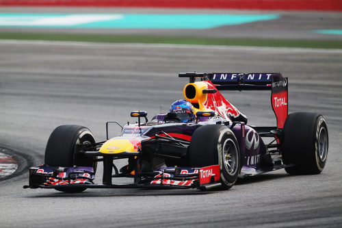 Sebastian Vettel en cabeza